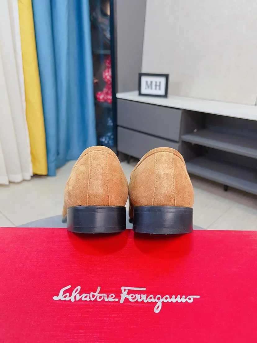 Men's shoes 💰500🌸🌸Water dyed cowhide 🆘[Salvatore Ferragamo] Ferragamo's latest casual business leather shoes for men! Available at counters simultaneously! The fabric is made of specially imported original suede calfskin, and the interior is made of imported water-dyed cowhide. It is absolutely luxurious and leads the fashion trend. Matching code: 38-44 45 customized